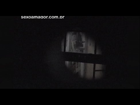 ❤️ Blondie dirakam video secara rahsia oleh intip kawasan kejiranan yang tersembunyi di sebalik batu bata kosong seks super di lucah ms.assistentai.ru